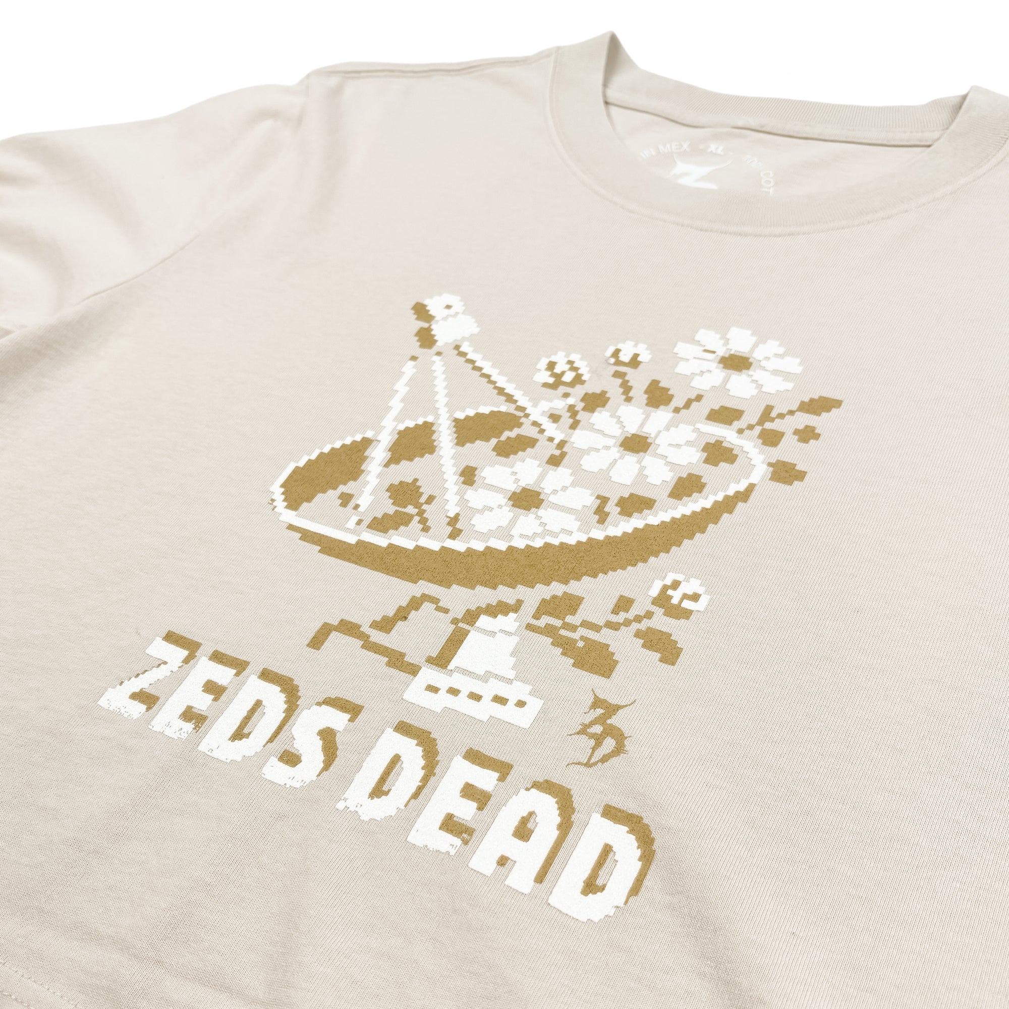 Soymeソンメ Zeds Dead - Deep Dish Crop Tee - Faded Bone – Zeds Dead Official Shop