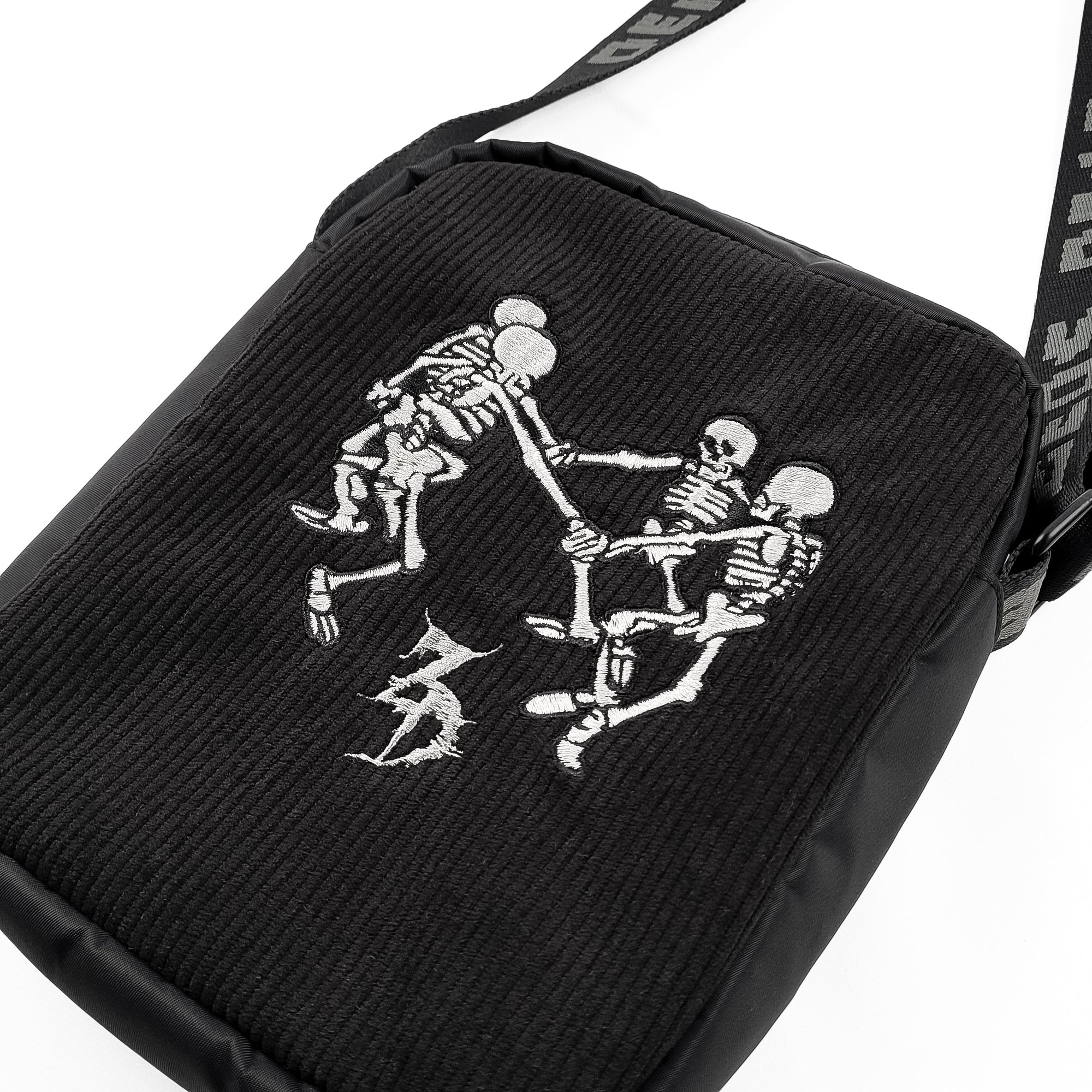 【画像2枚】 the GazettE SHOULDER POUCH BLACK 画像2枚】 the GazettE SHOULDER POUCH BLACK